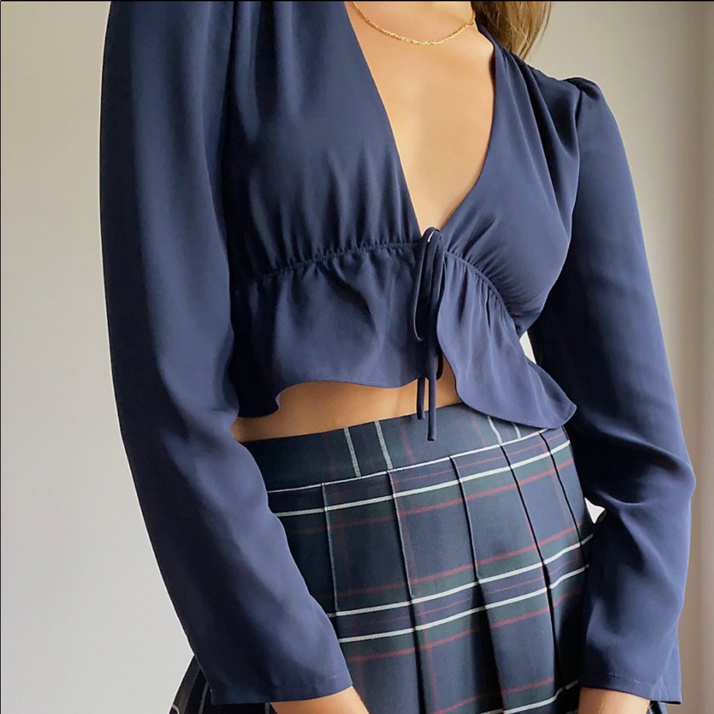 Aritzia Sunday Best Cropped Tie-Front Blouse